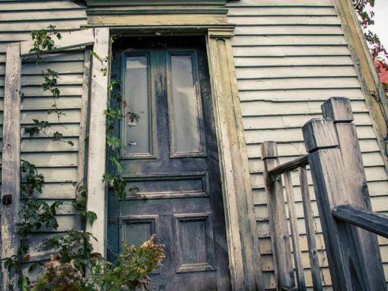 Do Doors Expand in Summer? (Find Out Now!) ToolsOwner