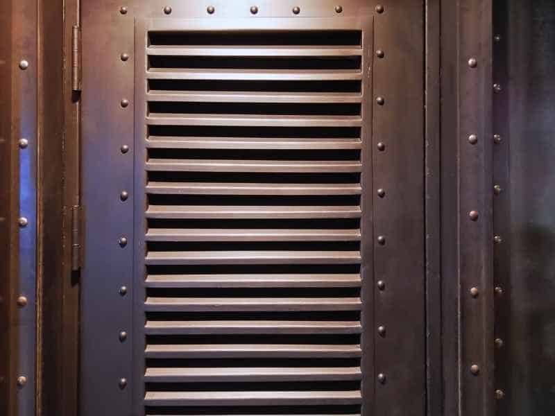 Louver door